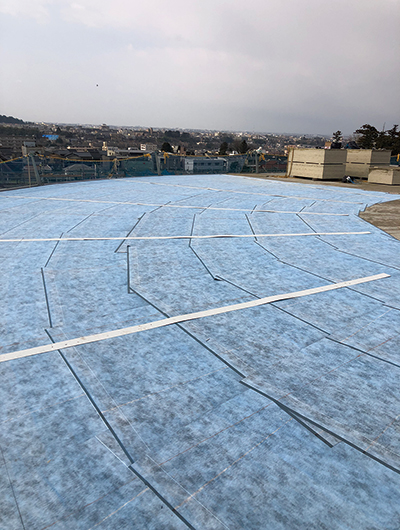 防湿材敷き込み