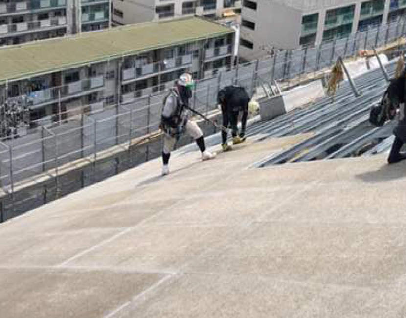 大北側屋根面、下地ボード貼りの状況