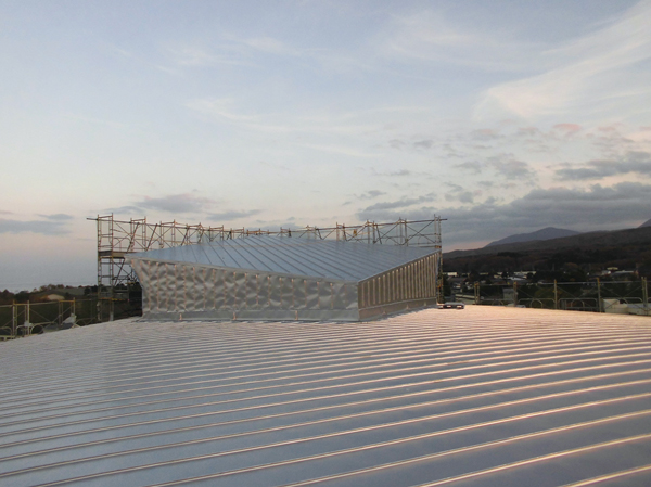 （改修後）ドーム型の屋根部分を、片流れの屋根に改修