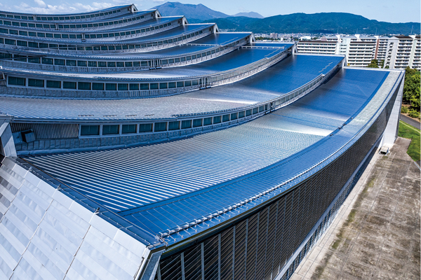 （改修前）アーチ型の屋根の上にドーム型の屋根